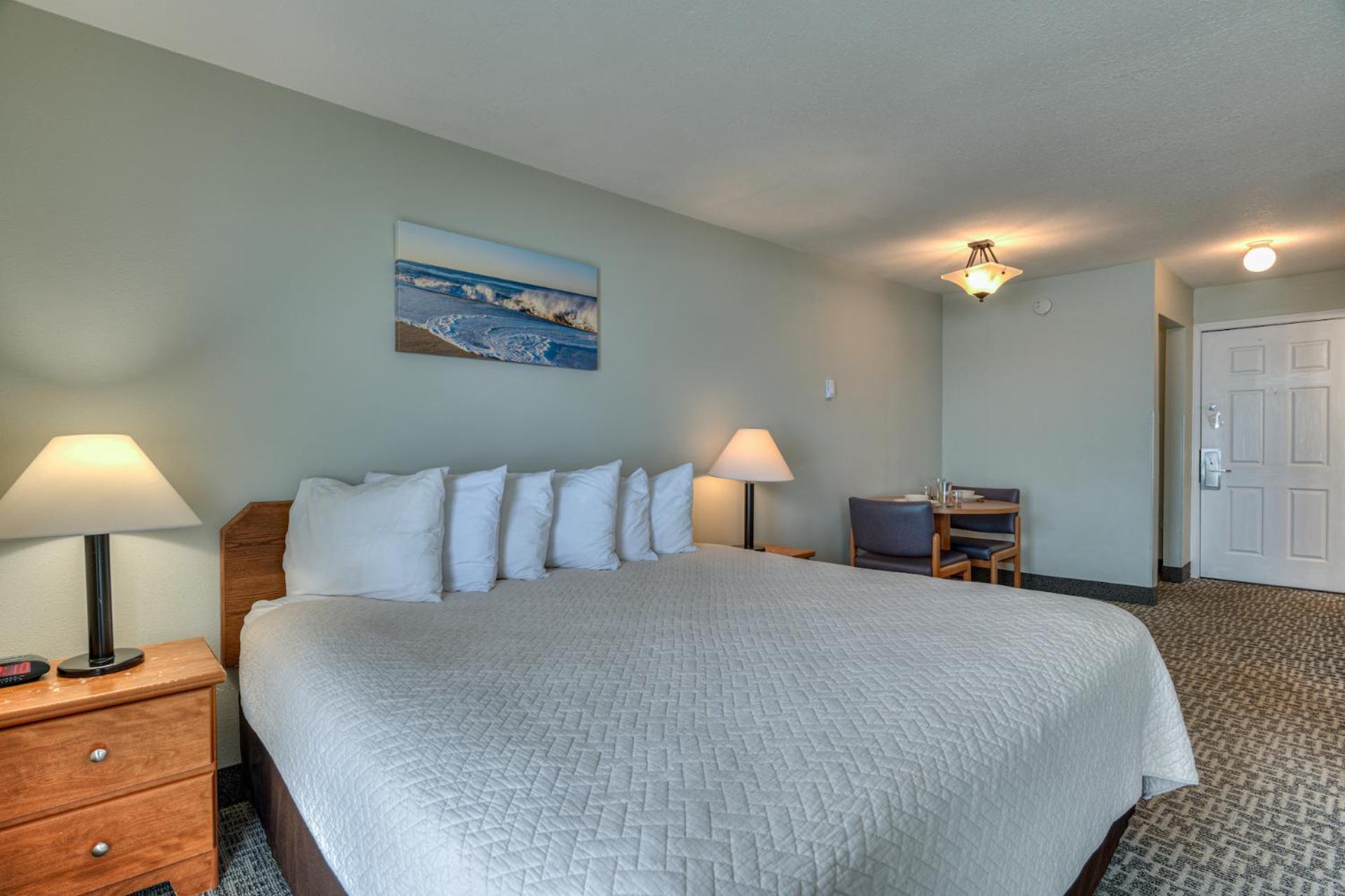 D Sands Rentals Lincoln City Room photo
