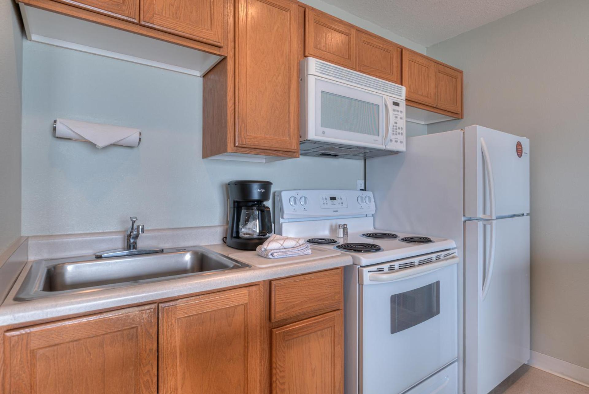 D Sands Rentals Lincoln City Room photo